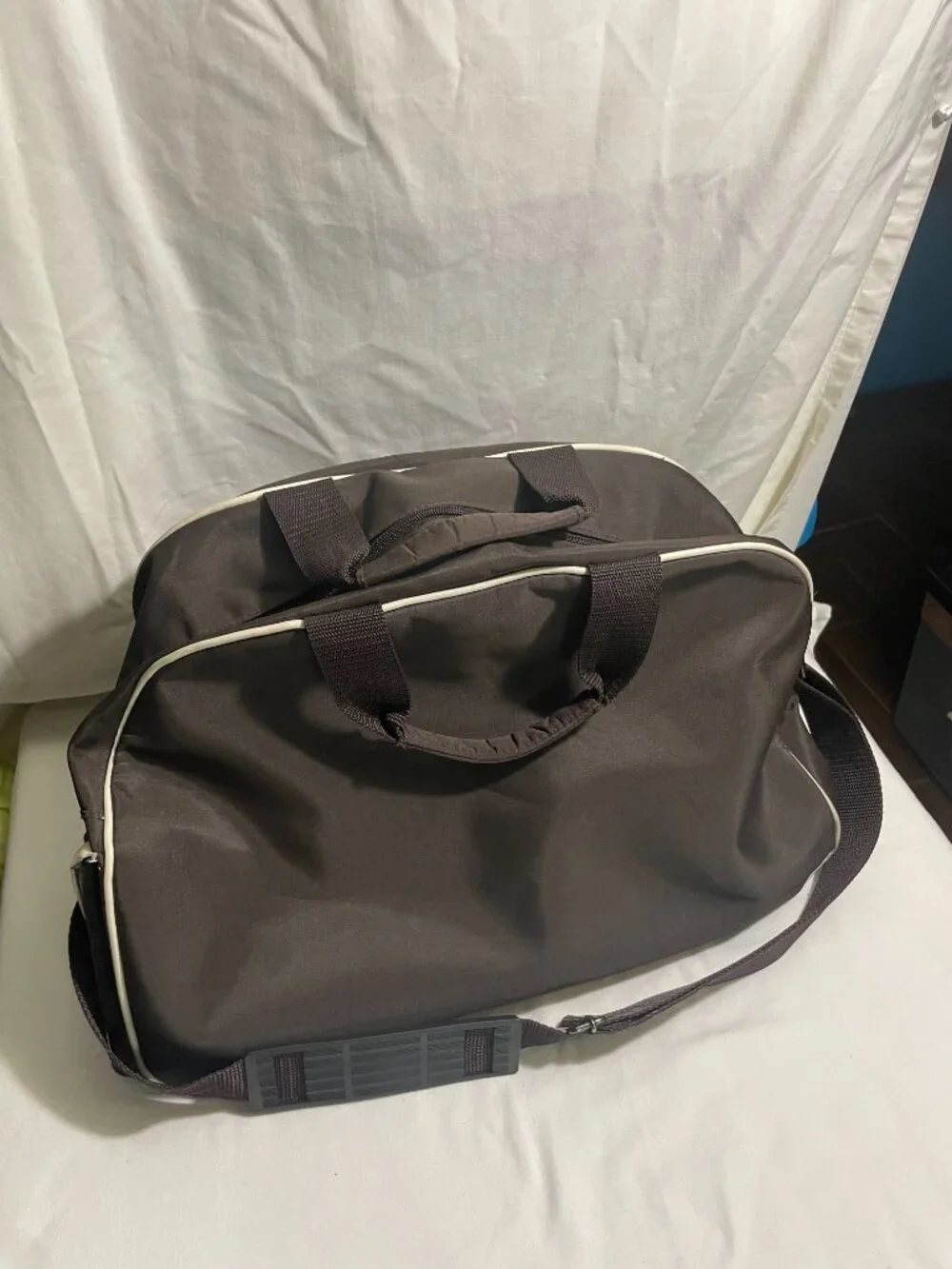 Perry Ellis Brown Overnight Travel Duffle Bag Weekender Carry On Shoulder Tote